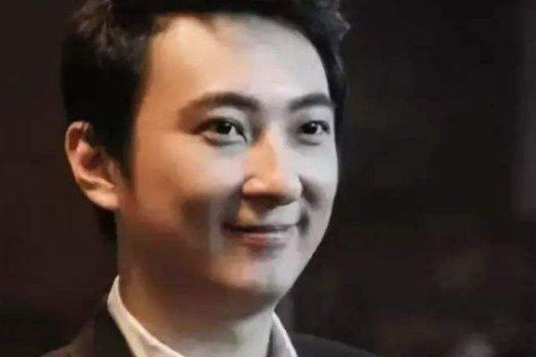 ˭������������˼�� һ��Ħ�����Ǵ�ì��