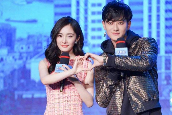 ������������ؿ���ô���� ���м��ǵľ�ͷ