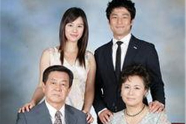 郑升妍和宋一国离婚了吗 有三个可爱的(de)儿子