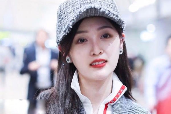 吴宣仪海南小富婆 买了假货也是相当有钱的