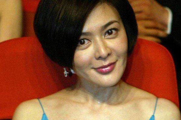 关之琳高尔夫球事件怎么回事 何鸾雄后遗症是什么
