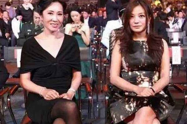 ˭����˼�ϵ����� ���潻Ů��Ϊʲô������