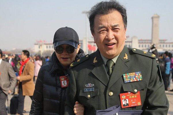 �ƺ갸���ս�� ������ͷ�кܶ���Ļ