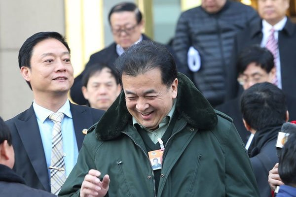 �ƺ갸���ս�� ������ͷ�кܶ���Ļ