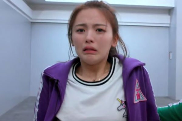 杨超越跟谁同居过 会哭靠着颜值就能活下去吗