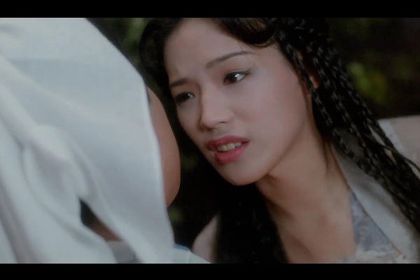 舒淇来到香港后被王晶发掘主演了《红灯区》,《玉蒲团之玉女心经》等