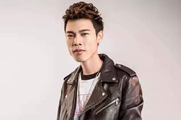 �㶫�����Ů�����ǻ����� û��ʲô֤�ݾͲ�Ҫ˵