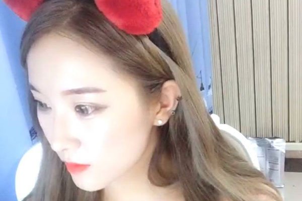 �������˻���ˣ�����¼� һ�������Ů�ϴ������