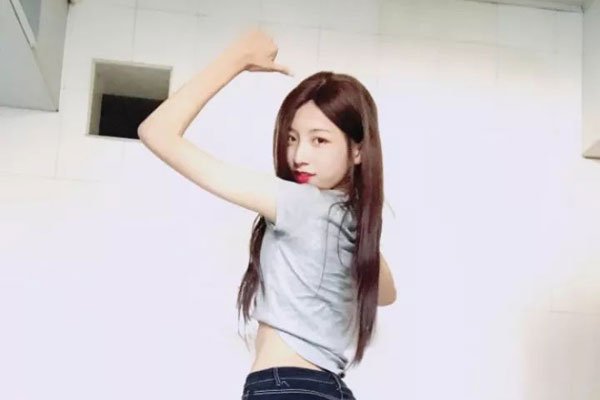 王嘉菲abbily为什么有胸 性别到底是男还是女