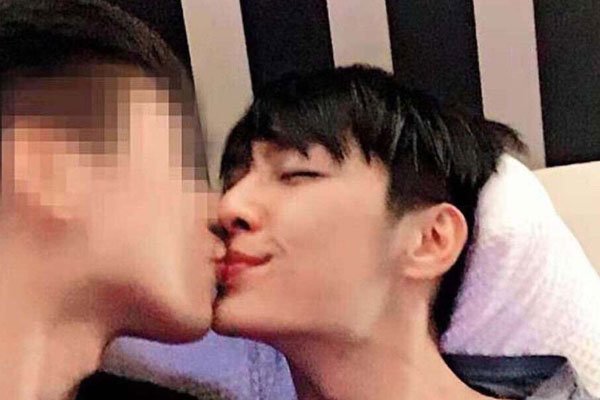 炎亚纶是不是同性 与翘屁嫩男是什么关系