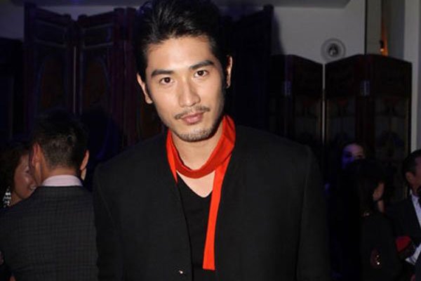 高以翔bella以前照片 与小12岁的女友隐婚了吗