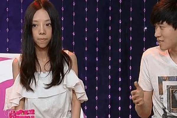 某次她和另外两位当红主播solofeng,霸哥一起参加浙江卫视的一档节目