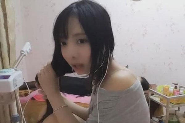 ����ͯ��Ϊʲô��ֱ��lol�� �ؼ��ֻ��Ը��ձ�����ע