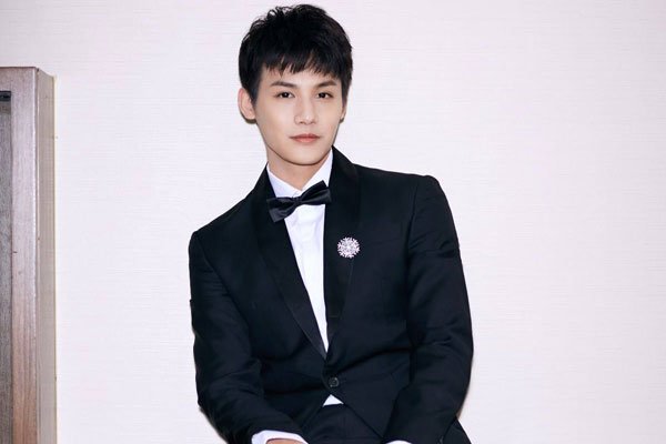 郑业成的女朋友是谁 出名之后都有感情问题吗