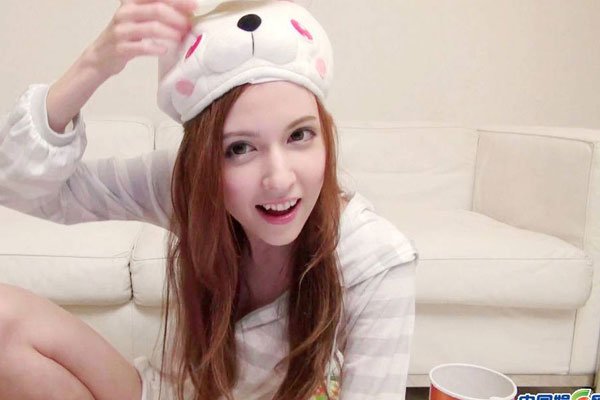 泷泽萝拉结婚了吗周杰伦七里香mv中的小女孩 走红网