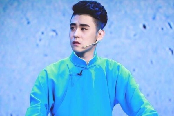 小辫张云雷出什么事了 身上最大的争议则是出柜