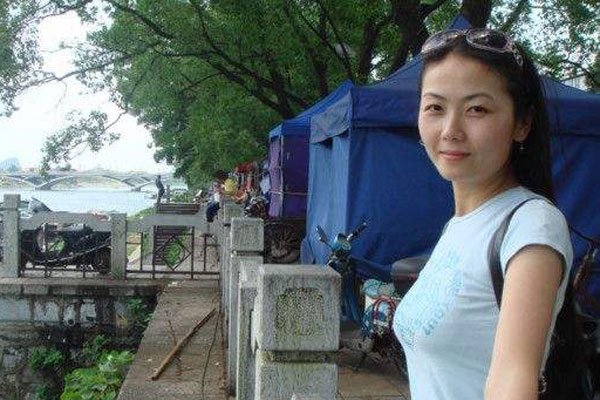 骗婚女莫青个人资料 未婚夫曝光了莫青很多私密照片