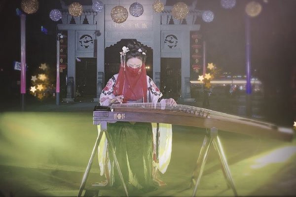 b站墨韵为什么是教主 她的古筝水平太厉害了