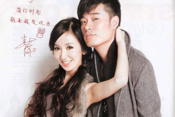 娄艺潇和陈赫是同学关系就是很好的朋友