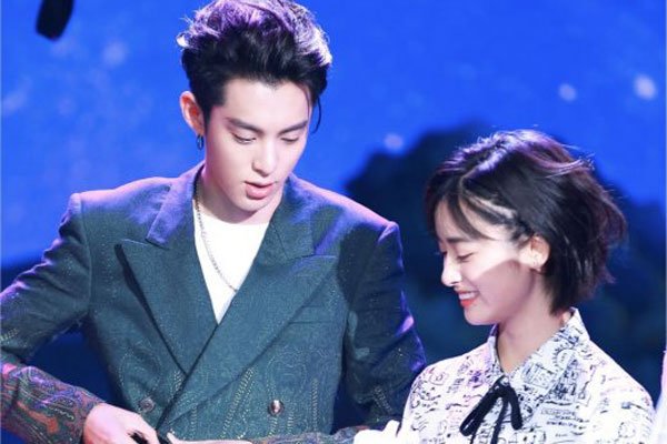 ������ߺ��Ů�������յ���Ƭ ��ô���й���̸����