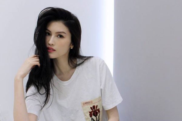 何穗老公是谁 晒出自己的结婚照之后又离婚了