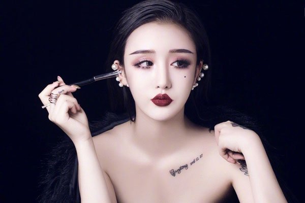 ���Ҽθ������� �ڰ�������������ʲô