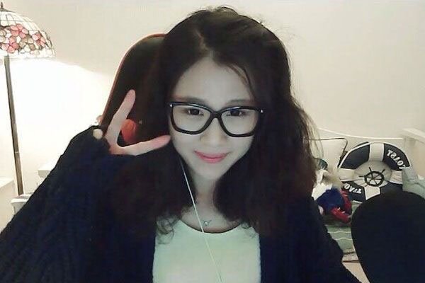 ��������ϴ���¼� �����Ƶ������˭�����