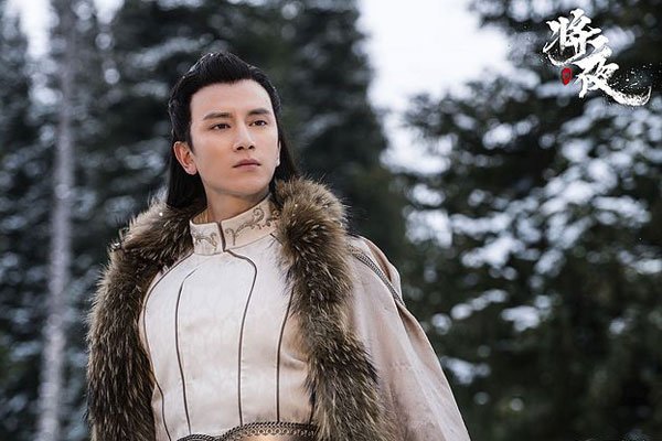 ������������ϼ�� ����ǰ�����Ƭ���Ʊ��ǳ�����