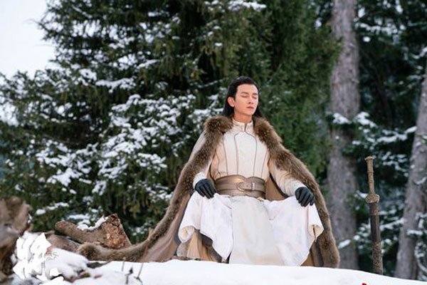 ������������ϼ�� ����ǰ�����Ƭ���Ʊ��ǳ�����