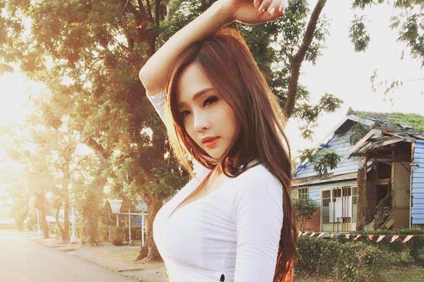 大胸妹子性感迷人图 现实中所有女性喜欢的题材