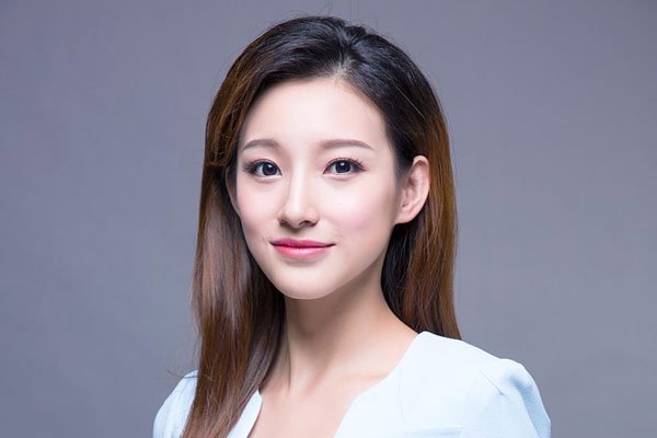 马凡舒泳装掉下来了 没有之前的清纯了