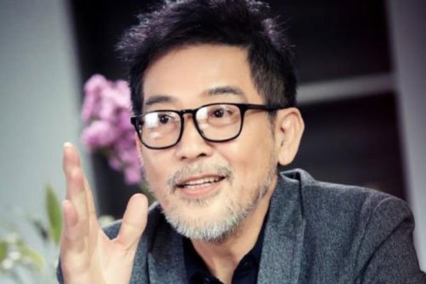 秦汉年轻时最帅的照片和林青霞同居过吗