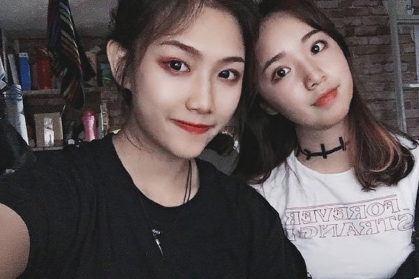 钟婷和紫然素颜照长的好像两个美女被放在一起作比较