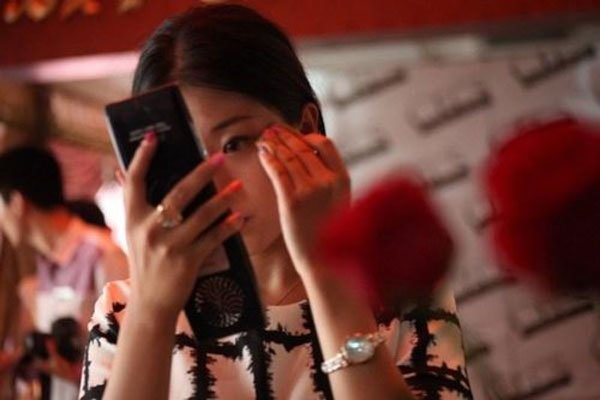 ���׺�����һ�㲻������ϵŮ������Ϊʲô ����̫�ż�