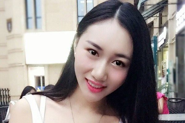 卢漫玉的前男友是谁 和山东老张肆无忌惮的接吻