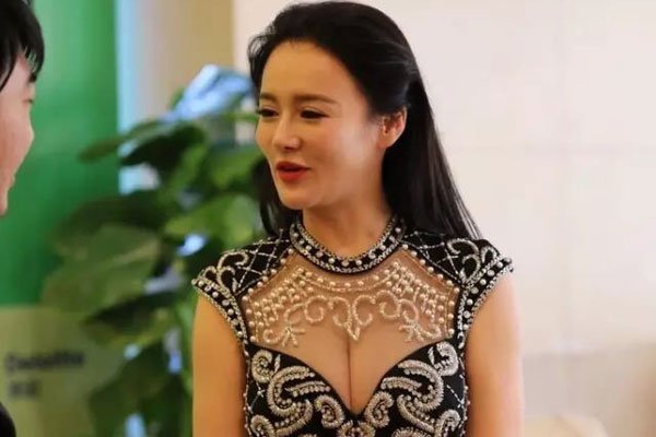 冉莹颖个人资料及照片 胸部为什么这么大