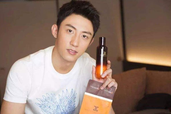 �����ϻƾ��ʵ����ô���� ���ǣ���������Ů