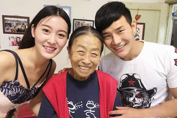 郭珊珊个人资料多大 和张少华什么关系?孙女吗
