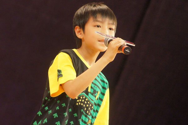 抖音曾经小小少年怎么拍 点击拍摄同款视频