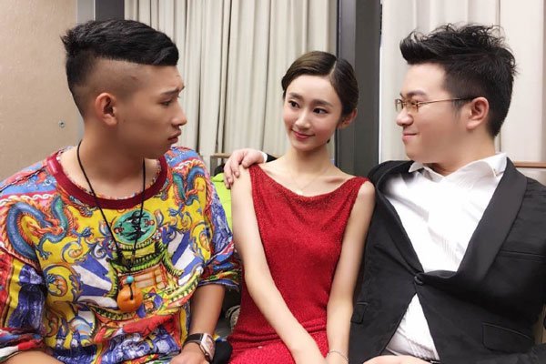 鳕熊魏小也一血给谁了 把第一次给了王冕