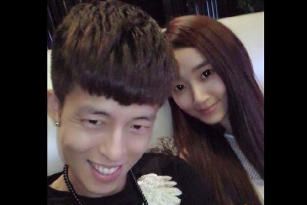 ����κСҲһѪ��˭�� �ѵ�һ�θ�������