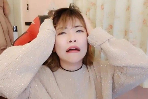 周淑怡没有胸是什么梗 带着很搞笑的成分