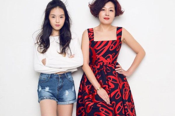 李咏女儿为何姓法 为什么会和李咏不一个姓氏