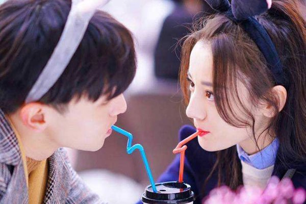 �����Ȱ͵����ڸ���������� �Ƿ���ʵ��һ����