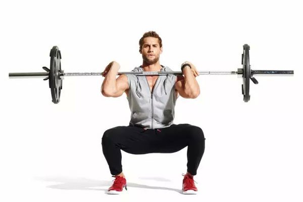 深蹲对男性的好处男女关系上能保持更持久