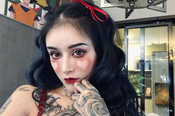 ����Ƹ������� ������Ů���������������