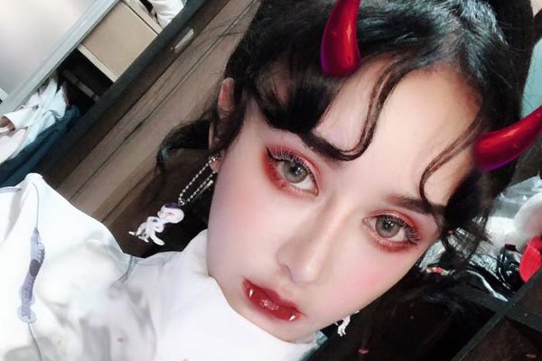 ����Ƹ������� ������Ů���������������