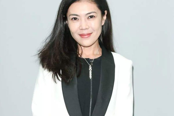 苏芒坐大腿事件 好多人说苏芒是交际花