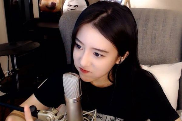 ����ѩ�ջ���ϵ �ַ���ͽ�����