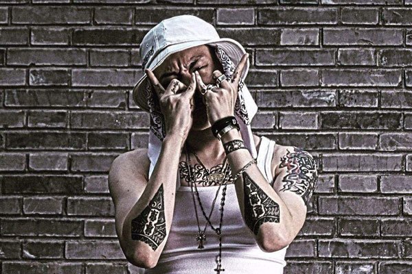 ����ǽ���ʯͷ������˭ �ڽ�Ŀ��¶�治�Ǻܶ�